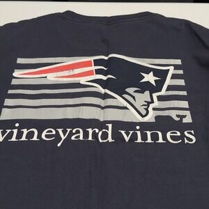 Vineyard Vines Mens Football Patriots T-Shirt Blue Long Sleeve Pocket Tee Medium